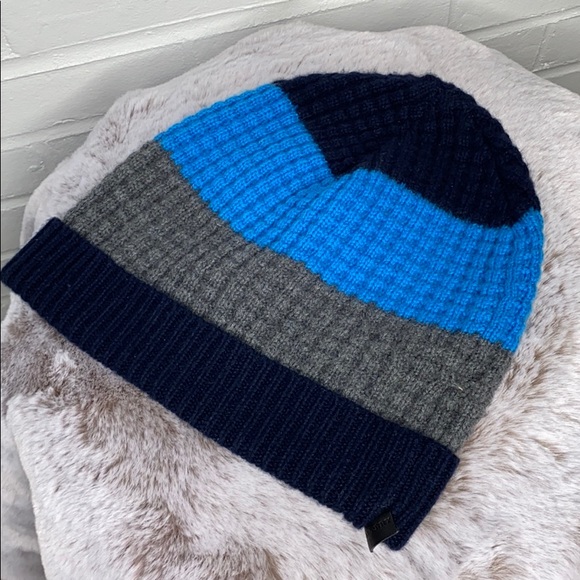 burberry beanie blue